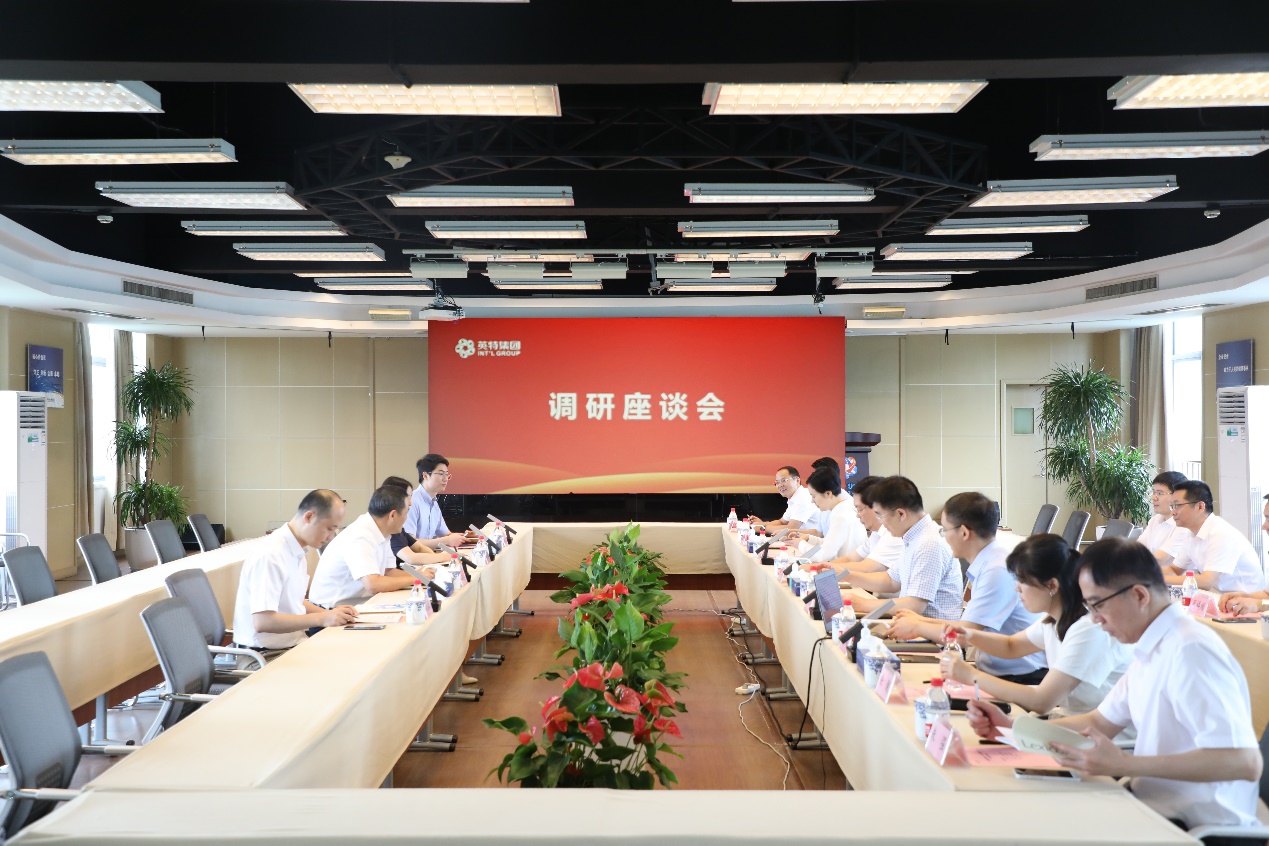 省国资委党委委员、总会计师童海桑一行来尊龙凯时集团调研