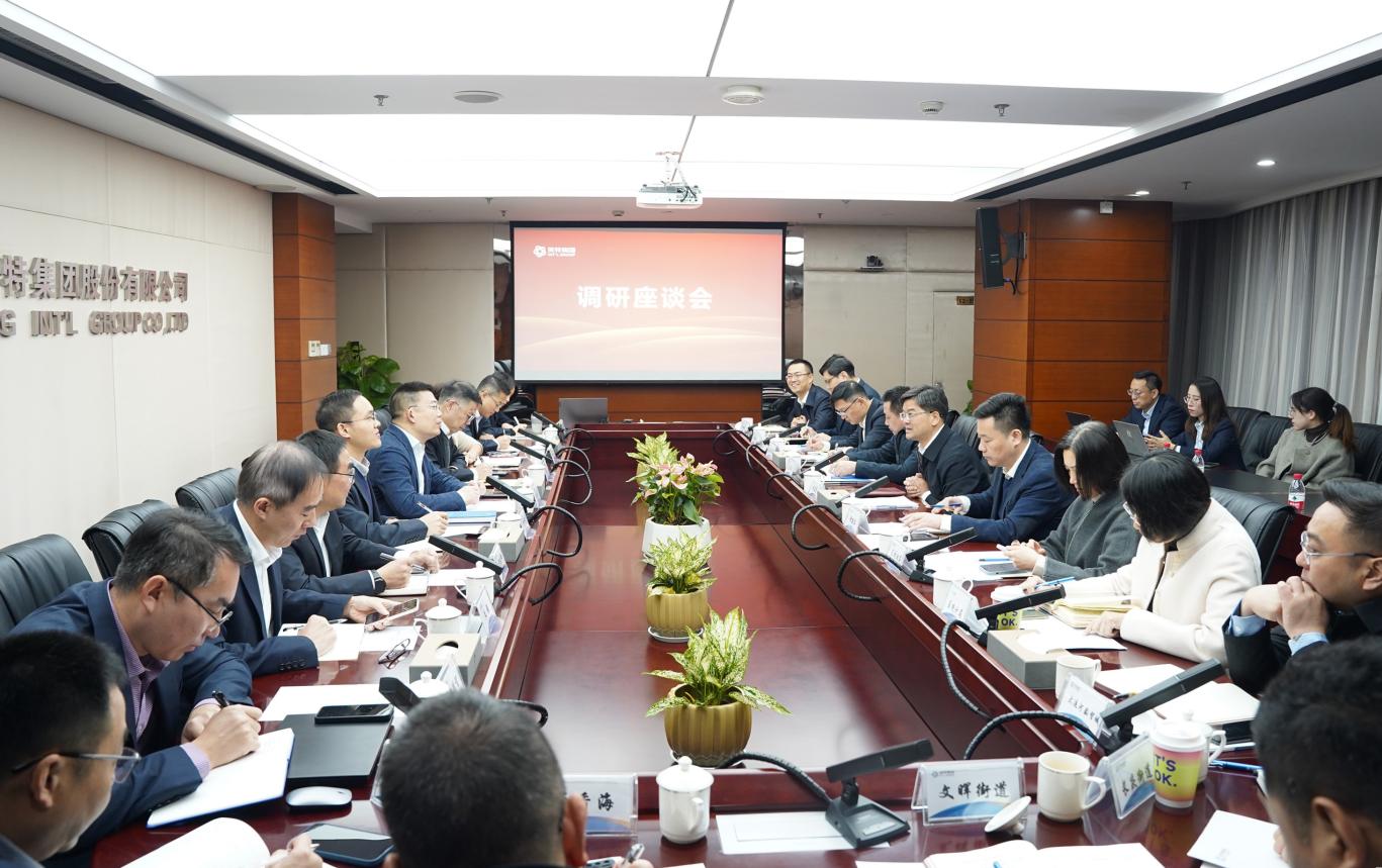 拱墅区委书记李志龙一行来尊龙凯时集团调研