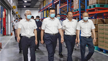 卢山副省长来尊龙凯时物流调研检查防疫物资储备事情