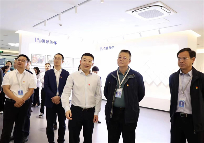 省国资委党委委员方建平一行来尊龙凯时集团调研